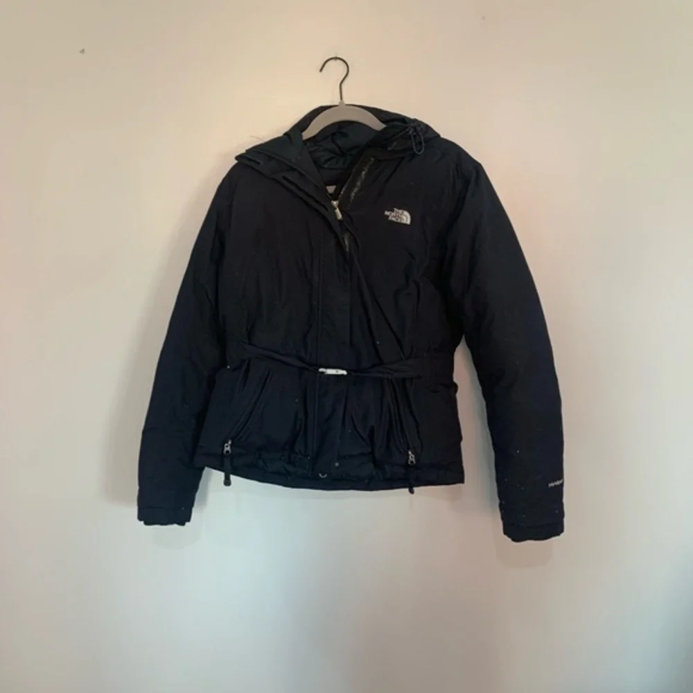 North Face Coat Hyvent Belt Puffer in Black